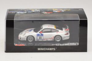 Porsche 911 997 GT3 RS #11 24 Hours Nurburgring 2010 Minichamps 1:43 437106711 Diecast — photo 4 of 5