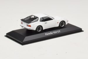 Porsche 924 GT White Maxichamps 1:43 940066121 Diecast — photo 2 of 4