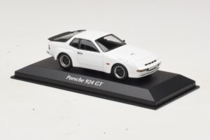 Porsche 924 GT White Maxichamps 1:43 940066121 Diecast — photo 3 of 4