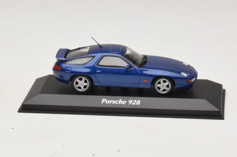 Porsche 928 Blue Metallic Maxichamps 1:43 940068101 Diecast