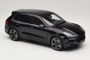 Porsche Cayenne Turbo S 92A Black Metallic Minichamps 1:18 110062100 Diecast — photo 6 of 8