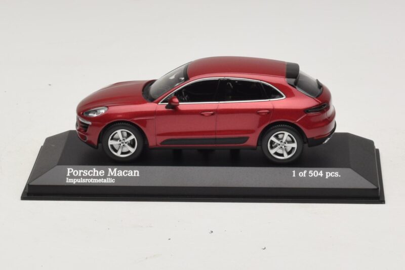 Porsche Macan 95B Red Metallic Minichamps 1:43 Porsche Macan 95B Red Metallic Minichamps 1:43 410062600 Diecast