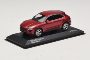 Porsche Macan 95B Red Metallic Minichamps 1:43 410062600 Diecast — photo 2 of 4