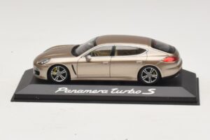 Porsche Panamera 970 Turbo S Bronze Metallic Minichamps 1:43 WAP0200600E Diecast
