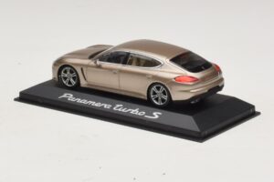 Porsche Panamera 970 Turbo S Bronze Metallic Minichamps 1:43 WAP0200600E Diecast — photo 3 of 4