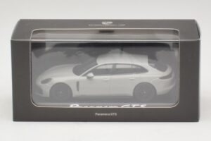 Porsche Panamera GTS 971 Chalk Grey Minichamps 1:43 WAP0207640J Diecast — photo 4 of 4