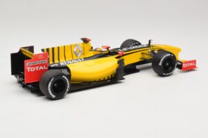 Renault R30 Showcar #11 R. Kubica F1 2010 Minichamps 1:18 150100081 Diecast — photo 2 of 6