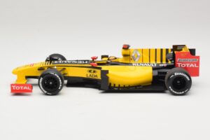 Renault R30 Showcar #11 R. Kubica F1 2010 Minichamps 1:18 150100081 Diecast — photo 3 of 6