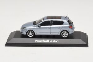 Vauxhall Astra H Sedan Light Blue Metallic Minichamps 1:43 ASTRA007 Diecast