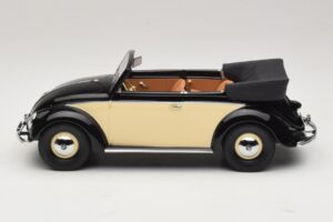 Volkswagen Beetle Convertible Black Cream Minichamps 1:18 107054131 Resin — photo 3 of 6