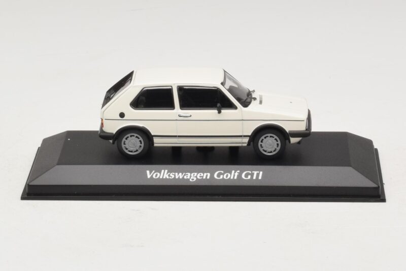 Volkswagen Golf GTI Mk1 White Maxichamps 1:43 940055171 Diecast