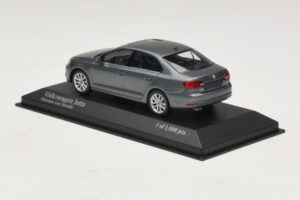 Volkswagen Jetta Mk6 Grey Metallic Minichamps 1:43 400059000 Diecast — photo 3 of 4