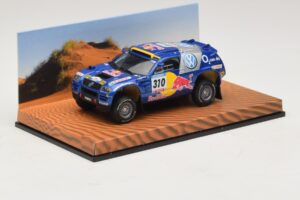 Volkswagen Race Touareg Red Bull #310 Dealer Edition 2005 Minichamps 1:43 7LO099400PD310 Diecast — photo 2 of 5