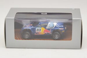 Volkswagen Race Touareg Red Bull #313 Dealer Edition 2005 Minichamps 1:43 7LO099400PD313 Diecast — photo 4 of 5