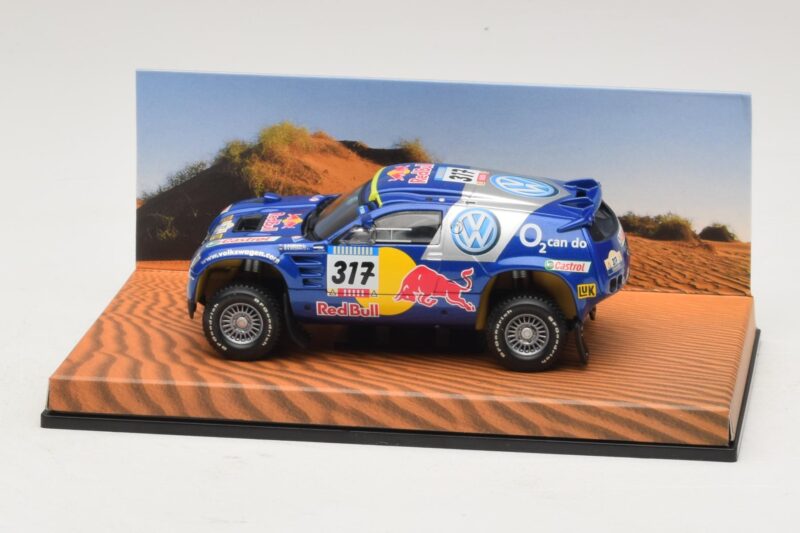 Volkswagen Race Touareg Red Bull #317 Dealer Edition 2005 Minichamps 1:43 Volkswagen Race Touareg Red Bull #317 Dealer Edition 2005 Minichamps 1:43 7LO099400PD317 Diecast