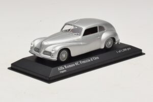 Alfa Romeo 6C 2500 Freccia d'Oro Silver Minichamps 1:43 400120480 Diecast — photo 2 of 5