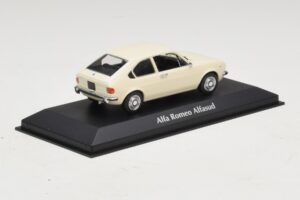 Alfa Romeo Alfasud White Maxichamps 1:43 940120101 Diecast — photo 2 of 5