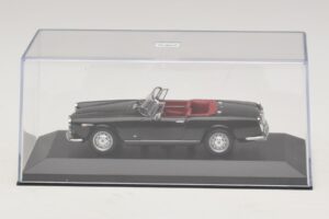 Alfa Romeo Giulia Spider Black Minichamps 1:43 400120730 Diecast — photo 4 of 5