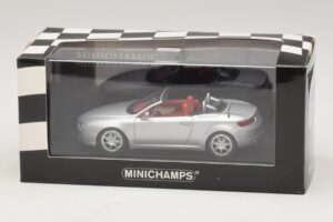 Alfa Romeo Giulia Spider Silver Minichamps 1:43 400120731 Diecast — photo 5 of 5