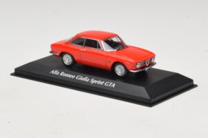 Alfa Romeo Giulia Sprint GTA Red Maxichamps 1:43 940120440 Diecast — photo 3 of 5
