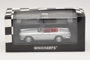 Alfa Romeo Spider 916 3.2 V6 24V Silver Minichamps 1:43 400120330 Diecast — photo 4 of 5
