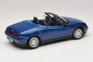 Alfa Romeo Spider 916 Blue Maisto 1:18 31831 Diecast — photo 3 of 8