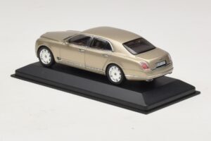 Bentley Mulsanne Gold Metallic Minichamps 1:43 40433 Diecast — photo 3 of 5
