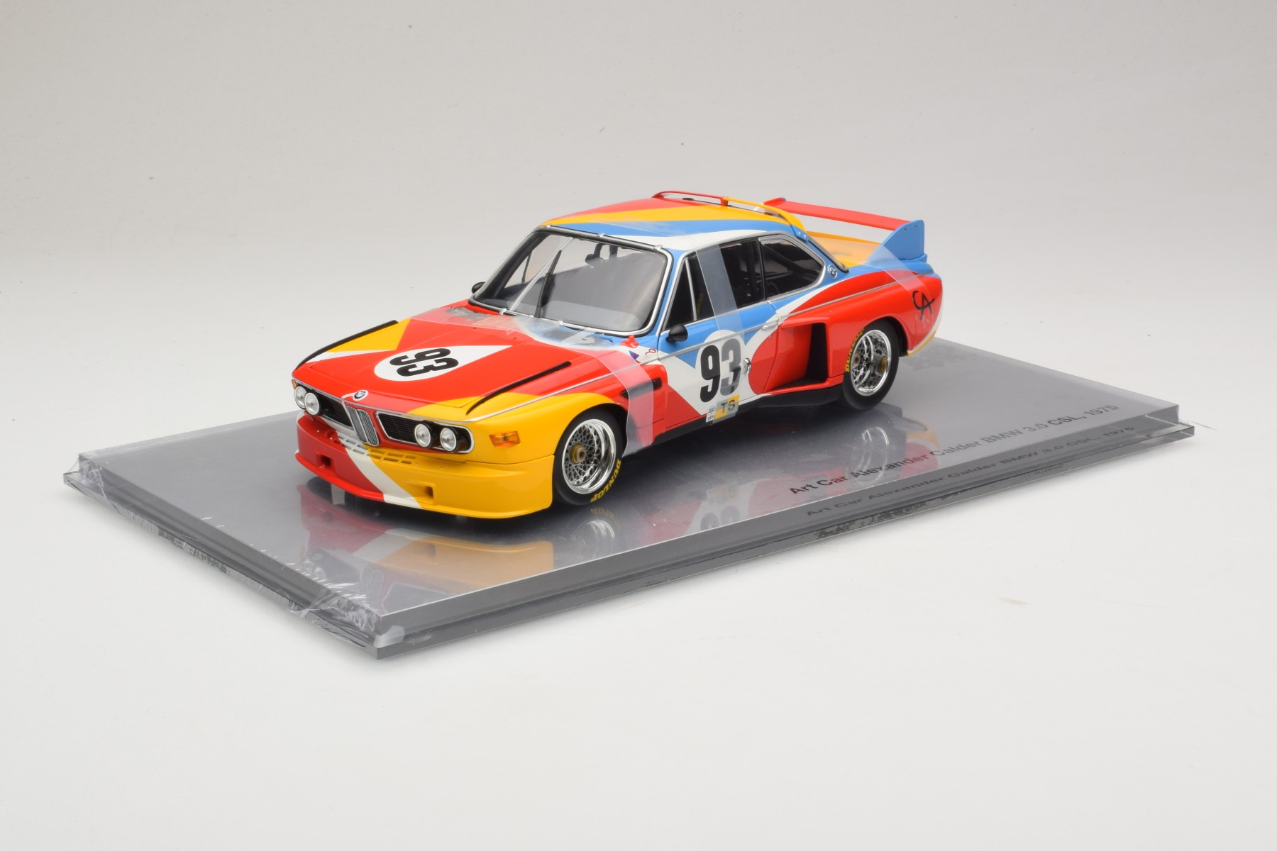 Minichamps BMW 3.0 CSL Art Car 1:18 Calder Le Mans 1975