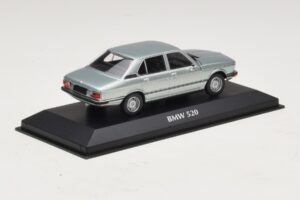 BMW 520 E12 Light Blue Metallic Maxichamps 1:43 940023002 Diecast — photo 2 of 5