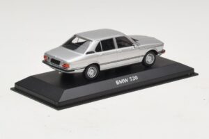BMW 520 E12 Silver Maxichamps 1:43 940023000 Diecast — photo 2 of 5