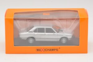BMW 520 E12 Silver Maxichamps 1:43 940023000 Diecast — photo 5 of 5