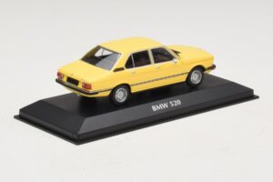BMW 520 E12 Yellow Maxichamps 1:43 940023001 Diecast — photo 2 of 5