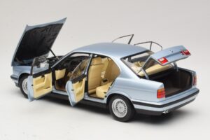 BMW 535i E34 Light Blue Metallic Minichamps 1:18 100024007 Diecast — photo 5 of 8