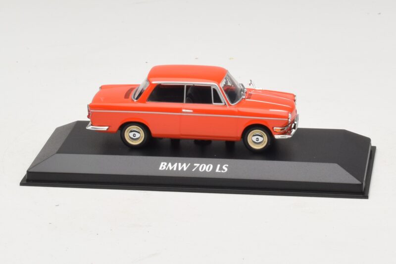 BMW 700 LS Red Maxichamps 1:43 940023701 Diecast