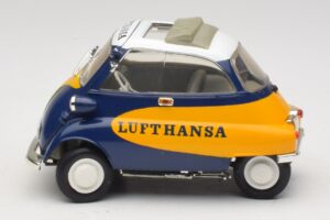 BMW Isetta 250 Lufthansa Revell 1:18 08926 Diecast — photo 4 of 8