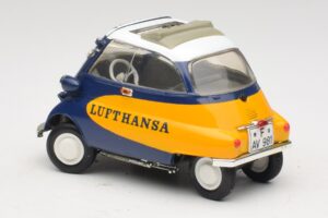 BMW Isetta 250 Lufthansa Revell 1:18 08926 Diecast — photo 7 of 8