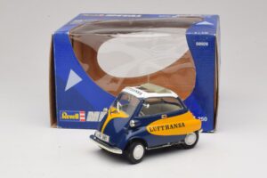 BMW Isetta 250 Lufthansa Revell 1:18 08926 Diecast — photo 8 of 8