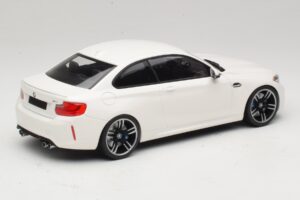 BMW M2 F87 White Minichamps 1:18 155026104 Diecast — photo 2 of 6