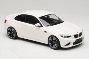 BMW M2 F87 White Minichamps 1:18 155026104 Diecast — photo 4 of 6