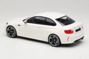 BMW M2 F87 White Minichamps 1:18 155026104 Diecast — photo 5 of 6