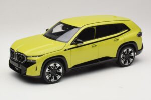 BMW XM G09 Yellow Minichamps 1:18 110023302 Diecast