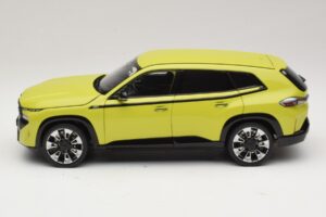 BMW XM G09 Yellow Minichamps 1:18 110023302 Diecast — photo 4 of 8
