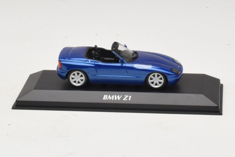 BMW Z1 E30 Blue Metallic Maxichamps 1:43 940020101 Diecast