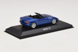 BMW Z1 E30 Blue Metallic Maxichamps 1:43 940020101 Diecast — photo 2 of 5