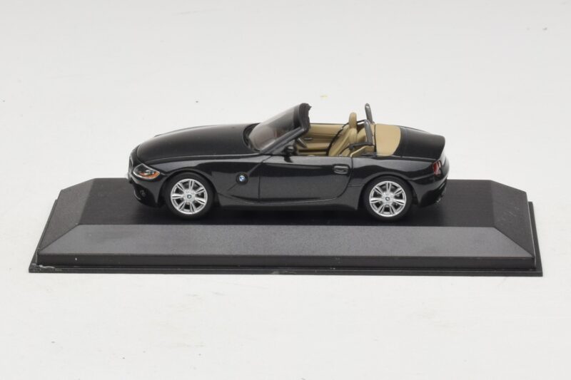 BMW Z4 E85 Black Metallic Replacement Box Minichamps 1:43 80420144055-R1 Diecast