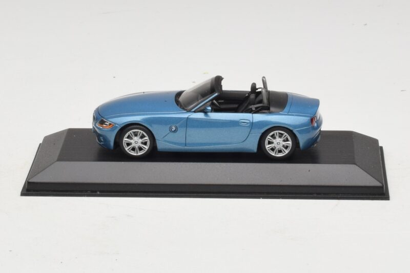 BMW Z4 E85 Light Blue Metallic Replacement Box Minichamps 1:43 80420144054-R1 Diecast