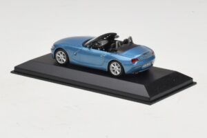 BMW Z4 E85 Light Blue Metallic Replacement Box Minichamps 1:43 80420144054-R1 Diecast — photo 3 of 5