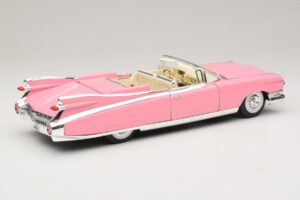Cadillac Eldorado Biarritz Pink Maisto 1:18 31813-P1 Diecast — photo 3 of 8