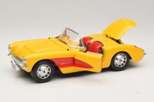 Chevrolet Corvette C1 Convertible Yellow Red Bburago 1:18 3034-M2 Diecast — photo 2 of 8