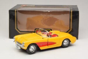 Chevrolet Corvette C1 Convertible Yellow Red Bburago 1:18 3034-M2 Diecast — photo 8 of 8